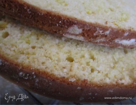 Бисквит достать их формы. Орошо охладить, разрезать.