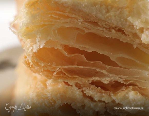 Когда коржи готовы и остывают готовим крем..