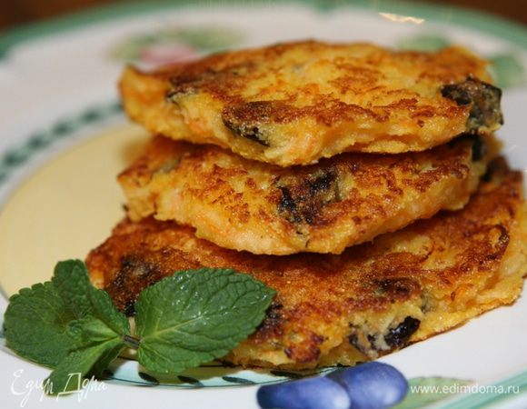 Подавать со сметаной.