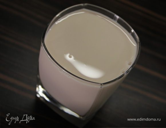 Добавить топленое молоко и 3 ст.л. лимонного сока и хорошо перемешать.