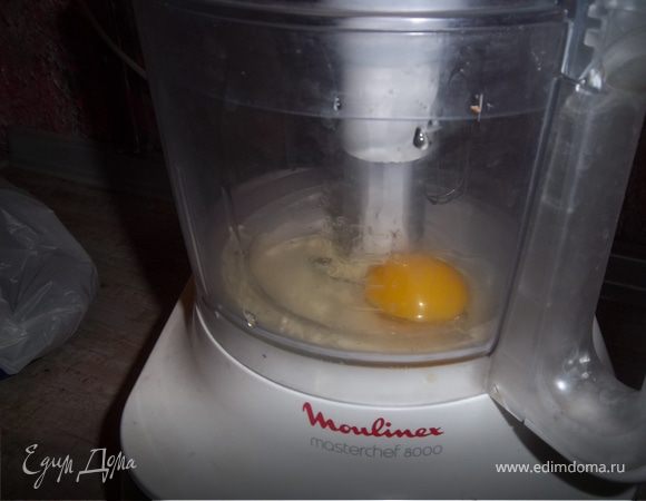 Взбиваем яйцо