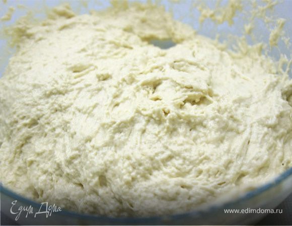 затем влить воду и размешать.