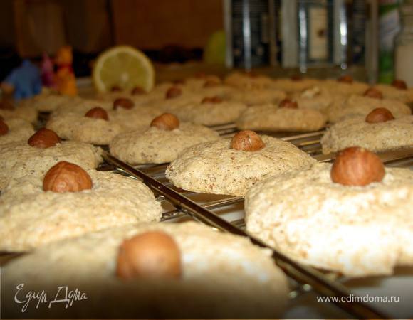 И выпекаем 20 минут в духовке разогретой до 150С. Остудим на решётке.