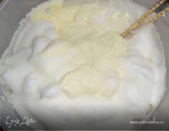 -  и добавить осторожно размешивая  к творожной массе 
