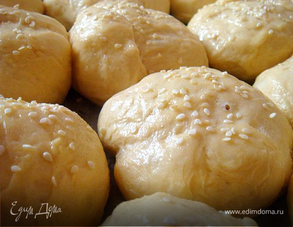 Отправляем в духовку на 20-30 минут (зависит от качества духовки и степени её прогрева и распределения тепла). У меня булочки пеклись 30 минут,до легкого зарумянивания.
