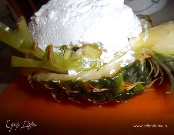 Сверху перемазать сливками