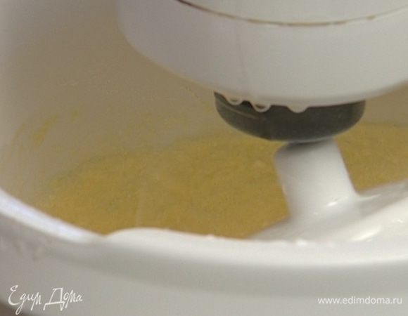 Не переставая взбивать, по одному ввести яйца.