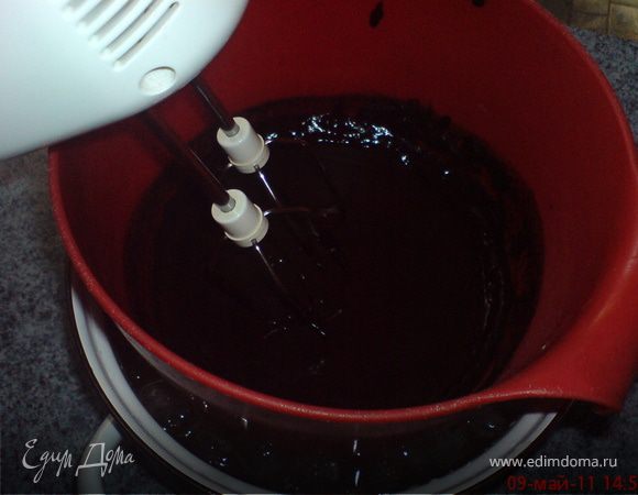 Начинаем взбивать,в среднем до 10мин.