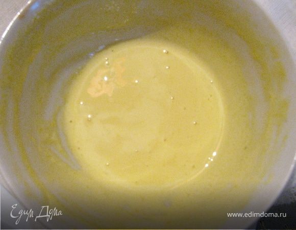 Заварить крепкий чай с четвертью стакана кипятка, охладить и процедить. 