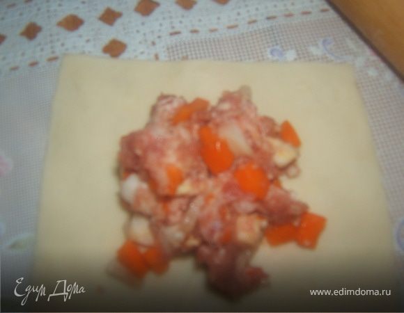 На каждый квадратик выложить начинку