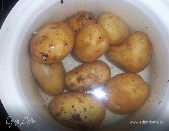 Варим картофель в мундирах 45мин