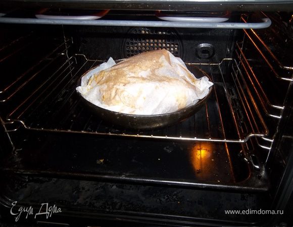 Выпекать в разогретой духовке около 1 часа