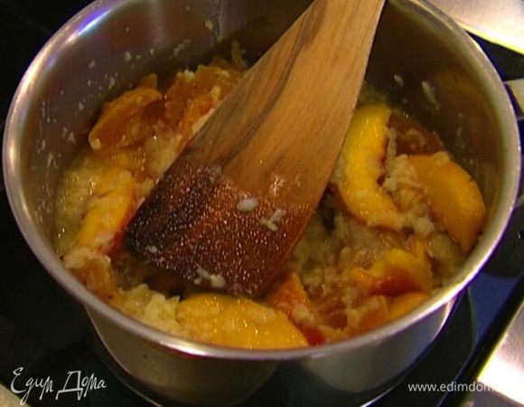 Вылить компот в кашу, перемешать. 
 
