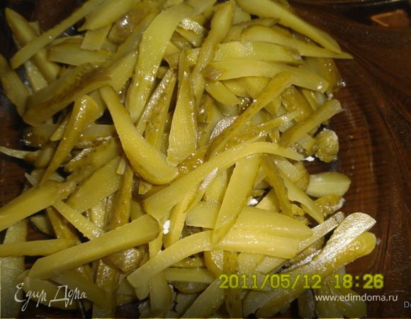 Корнишоны порезать соломкой