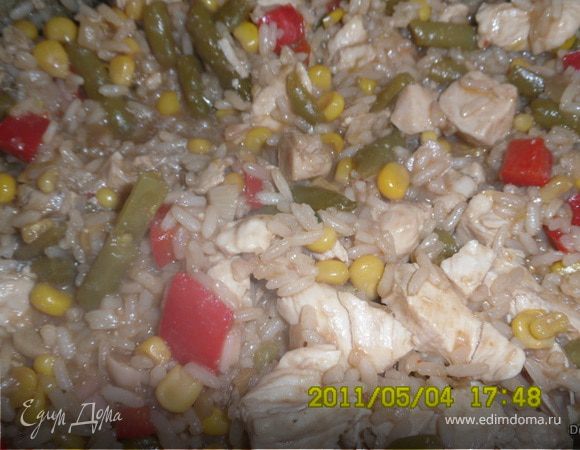 фасоль,специи,соль.

Выключить и дать постоять.