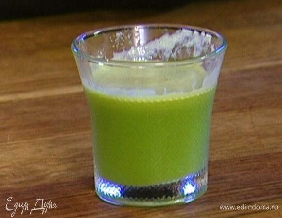 Пропустить все овощи через соковыжималку и подавать.