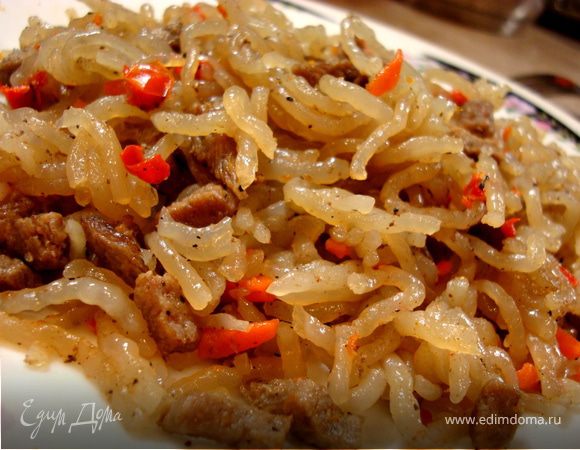 Перемешать лапшу и говядину с овощами. Чапче готово. Приятного аппетита!!!