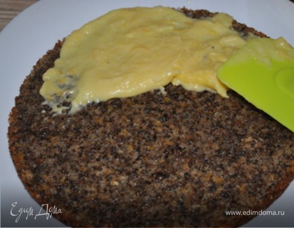 Нижние два перемазать остывшим кремом, 