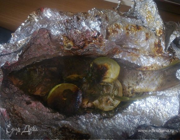 Вот какая запеченая .пахучая рыбка.Еще раз готовую взбрызнем соком лимона.