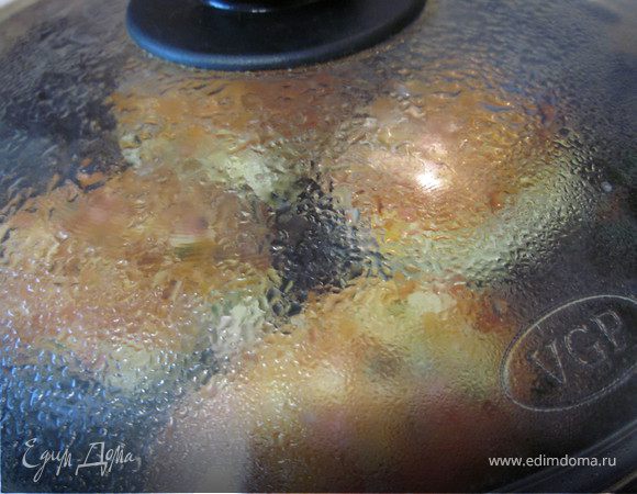 накрыв крышкой, жарим до готовности.