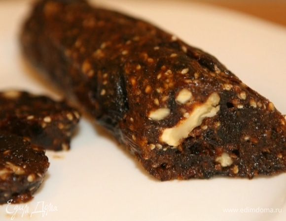 Поместить в холодильник, перед подачей на стол нарезать.