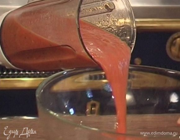 Все взбить в пюре, посолить, поперчить и поставить на час в холодильник.