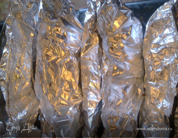 Закрывам карман,выкладываем в жароупорную посуду и ставим в духовку ,разогретую до 250 градусовна 30 минут.