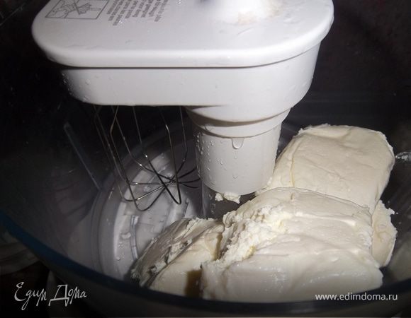Взбиваем творог...