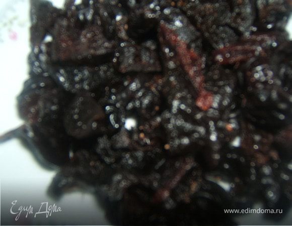 Чернослив порезать на мелкие кусочки