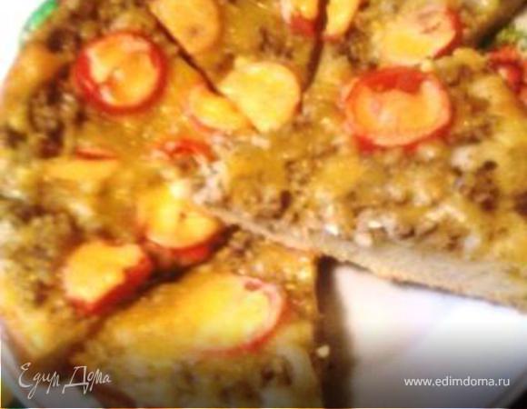 Тесто:
В миску кухонного комбайна выкладываем творог, сметану,яйцо, растительное масло и начинаем замешивать, постепенно всыпая муку, разрахлитель и соль.Замесить тесто до готовности. Пока оно отдыхает делаем начинки.