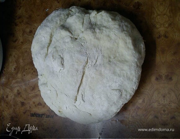 тесто либо купить либо сделать самим за своим любимым рецептом.