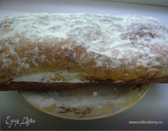 Выложи в форму смазаную маслом и присыпаную мукои/выпекай в разогретой духовке/200 г/20-25 мин./проверить готовность деревянной палочкой(должна быть сухой)
