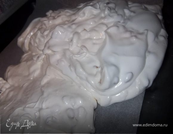 Выкладуем тесто на пергамент