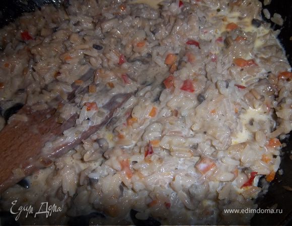 Добавляем сливки и тушим еще 5 мин.на маленьком огне