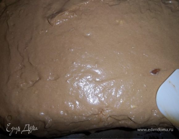 Смазываем коржи кремом