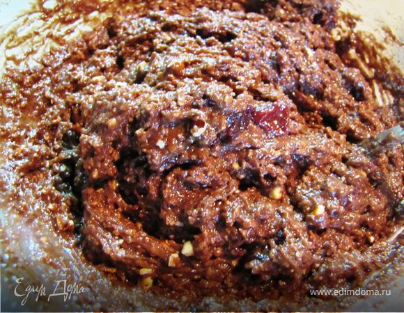 и энергично перемешиваем ложкой до получения однородной массы, 3-5 минут. 