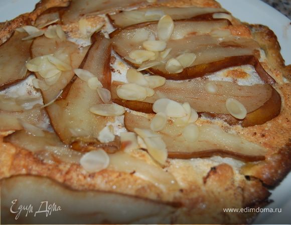 Вынимаем, охлаждаем, посыпаем сахарной пудрой, завариваем чай и зовем кого-нибудь срочно похвастаться таким лакомством и угоститься! Мои гости уже были н аместе и просто упали в обморок, когда я в их присутствии забацала такую вкуснятину! Пришлось заворачивать с собой - но это и хорошо, люблю сытых довольных людей! И вам желаю приятного аппетита!