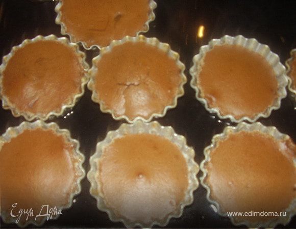 Выпекать суфле в разогретой духовке,на среднем уровне 20 минут,в духовке не беспокоить ,не открывать.