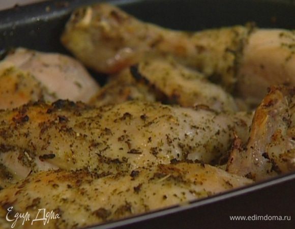 Поместить форму в разогретую духовку минут на 25–30.