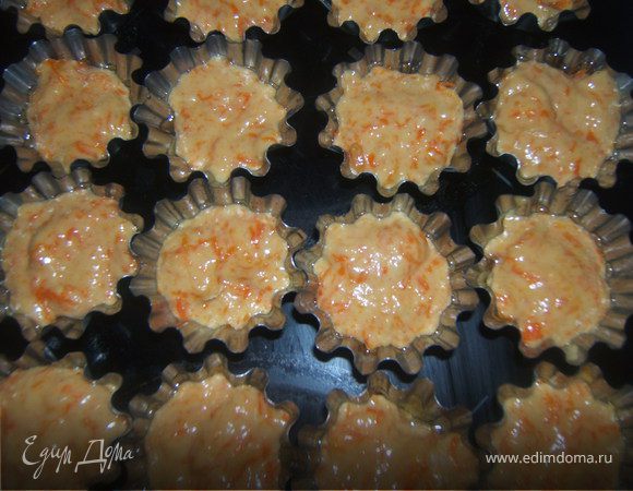 Выложить по формочкам и выпекать 20 минут при 180-200 С