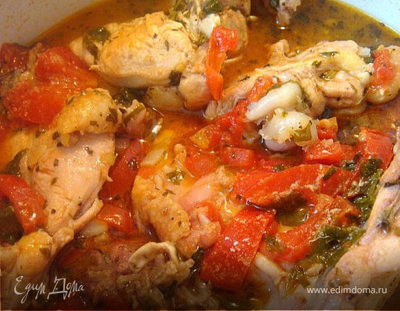 поставить курочку на медленный огонь,добавить лук,чеснок, базилик, влить уксус-встряхнуть и потушить минут 15-20. Далее добавить мелкорезанную кинзу, мелкорезанные помидоры (можете предварительно очистить от кожицы их),соль,перец и тушить еще минут 15-20. Тушим под крышкой!
Выключить огонь и дать настояться минут 10. Подавать или без гарнира (так как в грузинской кухне от не принят) или с рисом.
Приятного аппетита!