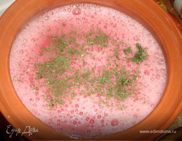 В большой миске или супнице размешиваем венчиком яйца с равным объемом холодной кипяченной воды. И начинаем очень тонкой струйкой переливать К ЯЙЦАМ СУП И ПОСТОЯННО ПРИ ЭТОМ ПОМЕШИВАЕМ МАССУ ВЕНЧИКОМ. ЧЕРЕЗ НЕКОТОРОЕ ВРЕМЯ ЯЙЦА ЗАВАРЯТСЯ, НО НЕ СВЕРНУТСЯ. Они образуют коллоид (как крахмал в киселе). Все!!!