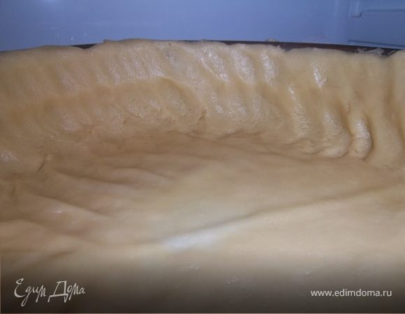 На форме формируем тесто.Охлаждаемм 40мин.Затем выпекаем 30мин.