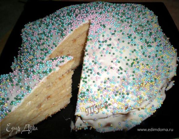 Сметану взбить с сахаром,хотя крем может быть любой на ваш вкус.
Смазать коржи-блины кремом и убрать в холодильник.
Украсить как душе угодно))

