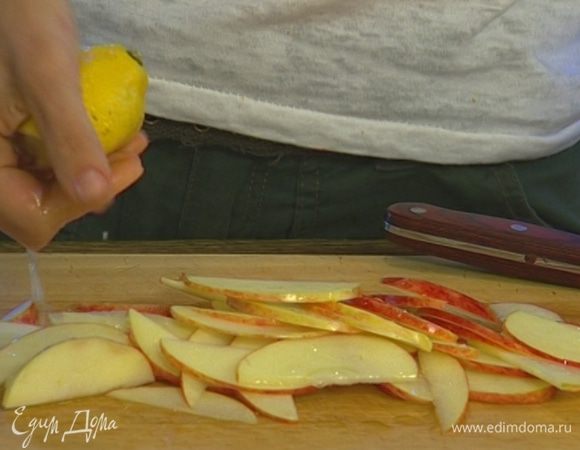 Из лимона выжать сок. 