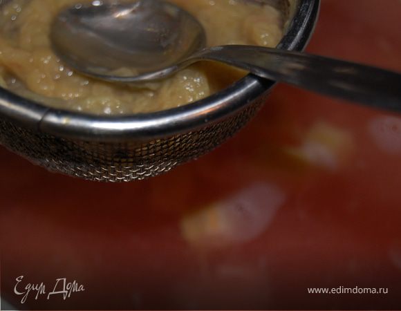 Протёрли и процедили через сито,добавили цедру лимона, можно и сок лимона добавить чуть-чуть, сахар, капельку корицы я еще добавила, мне как раз Вениамин тут намекал вчера, что это вкусно!