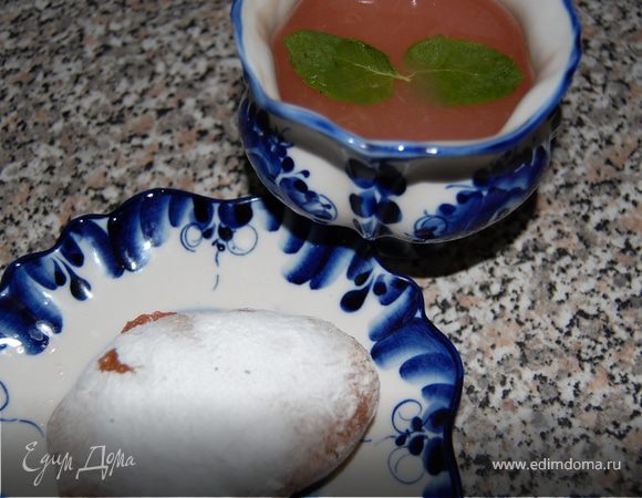 Я готовила вчера поздно вечером, на утро мужа ждал сюрприз к завтраку - полезный витаминный напиток! Сыну тоже несколько ложечек для начала перепало, вроде понравилось)))И вам приятного аппетита!