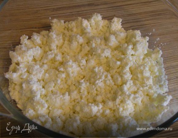 Творог протереть через сито (у меня был такой нежный творог, что я не протирала).