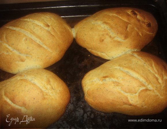 Достаем из духовки и накрываем на 10 минут мокрым полотенцем.Красивая корочка,присущая французскому хлебушку порадует вас!