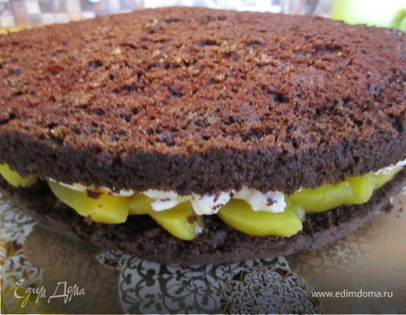 И положить на корж с персиками кремом вниз.